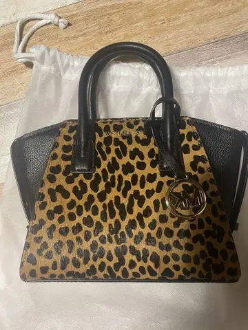 Michael Kors 레오파드 무늬 숄더백