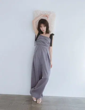 안데퀼 리본 어깨 조합 드레스