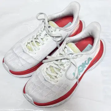 호카오네오네 HOKA ONE ONE 마하 4 Mach4 24cm