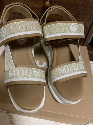 무무 muum 로고 샌들 베이지 골드 M 23.5cm