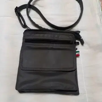 Vitucci 그레이 백 멀티 포켓