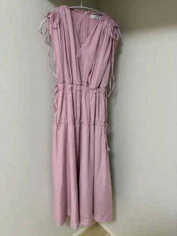 24SS CELFORD 리본 슬리브리스 원피스