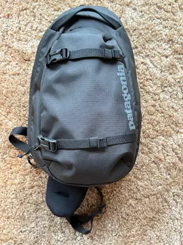 Patagonia 아톰 슬링 8L 블랙