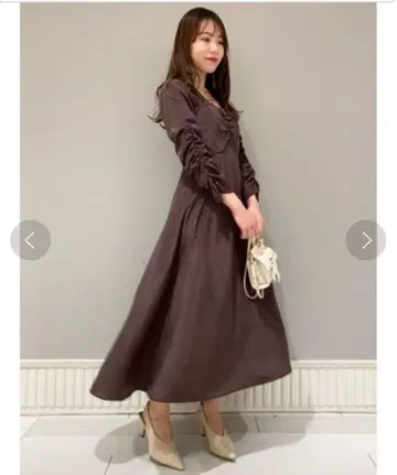 셀포드 36 라인 플라워 프린트 원피스 브라운