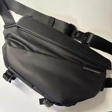 URBANATURE Radiant R1 SLING BAG 숄더백