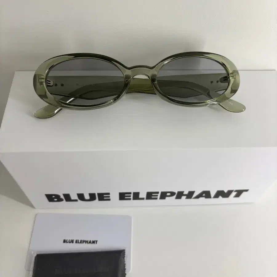 ◆BLUE ELEPHANT◆ SLAP black Blue Elephant SLAP Black on Bunjang Global Site.