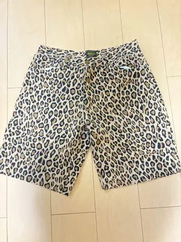FUCT SSDD LEOPARD SHORTS 사이즈 32