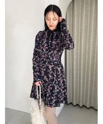 릴리 브라운 프린트 미니 원피스
