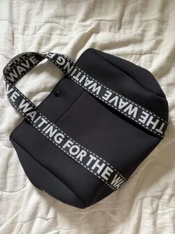 블랙 핸드백