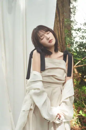 안데퀼 리본 어깨 조합 드레스