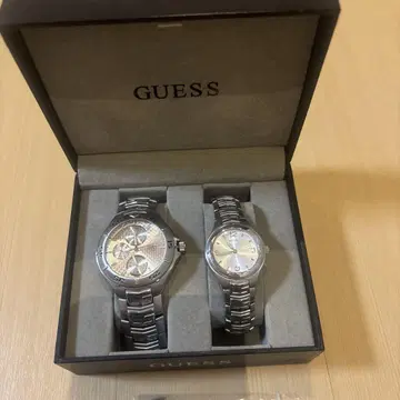 GUESS 손목시계 커플 세트 실버 배터리 소모
