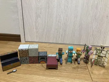 마인크래프트 캐릭터와 블록 세트