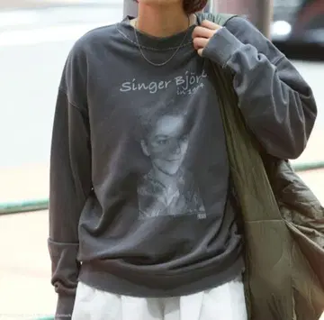 별주 LIFE Bjork 비요크 콜라보 사진 맨투맨 데미지 가공