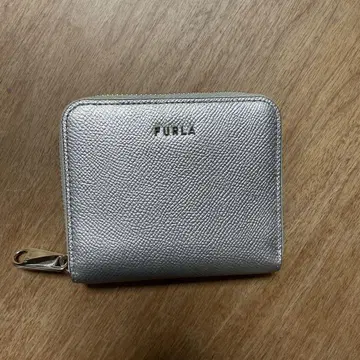 FURLA 골드 접이식 지갑