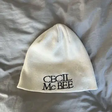 CECI Mc BEE 화이트 니트 모자