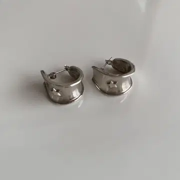 컨버스 귀걸이