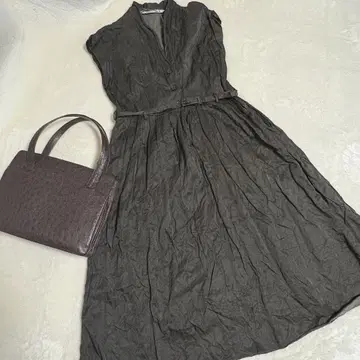 ZARA 슬리브리스 원피스 다크 카키 L 주름 가공 미디 드레스