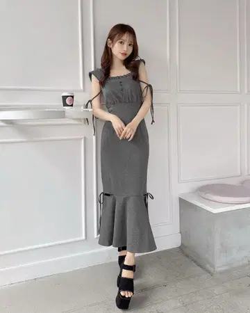 michellMacaron 후드 부착 오프숄더 머메이드 원피스 그레이