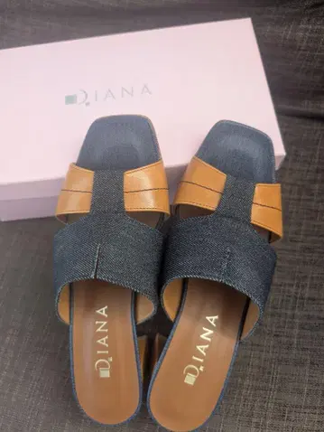 Diana 데님 크로스 밴딩 샌들