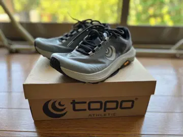 여성용 23.5cm topo MTN 트레일 러닝화 거의 새상품