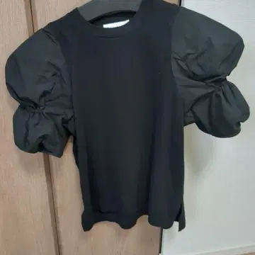 나곤스탠스 티셔츠 퍼프 슬리브