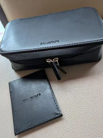 슈에무라 블랙 파우치와 거울 세트