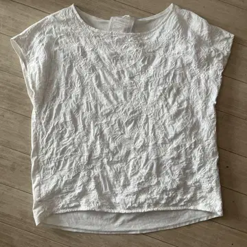 BEARDSLEY 자수 화이트 반팔 셔츠