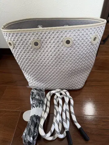 qbag paris bubble 화이트 핸드백