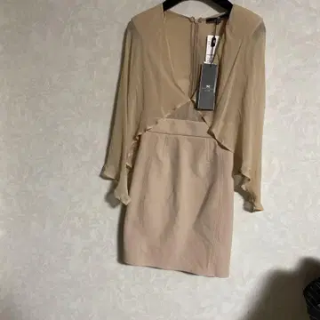 미사용 새상품 ELISABETTA FRANCHI 베이지 원피스 이탈리아제