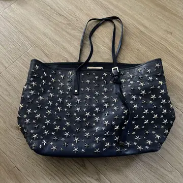 JIMMY CHOO 네이비 스타 스터드 백