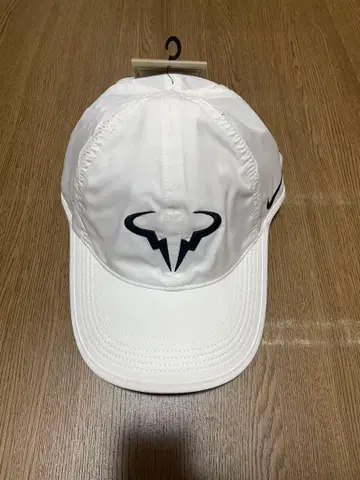 나이키 Dri-FIT 클럽 언스트럭처드 라파 캡