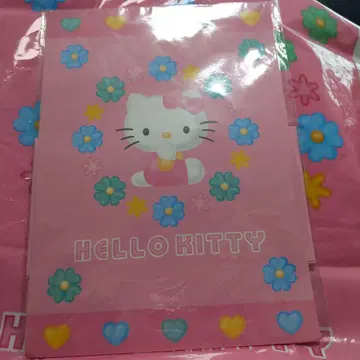 키티 레터 세트와 비닐 봉지