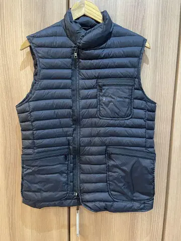 Armani Exchange 블랙 다운 베스트 M