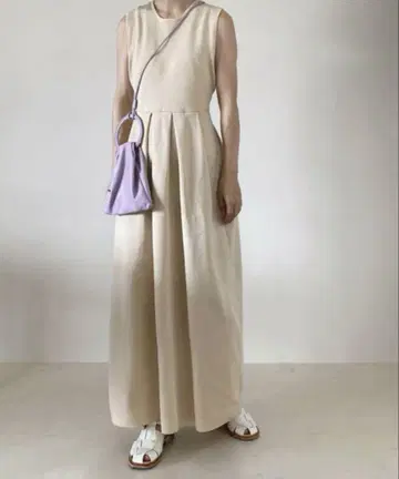 ti. 베이지 슬리브리스 롱 원피스