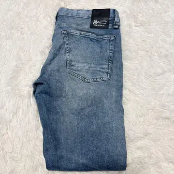 DENHAM 라이트 블루 데님 스트레이트