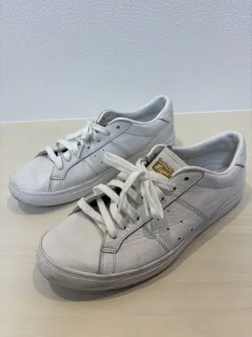 오니츠카타이거 화이트 가죽 로우 컷 스니커즈 26.5cm