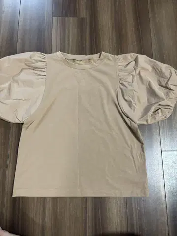 AZUL BY MOUSSY 퍼프 슬리브 베이지 상의 M 사이즈