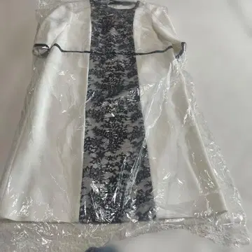 화이트 블랙 레이스 원피스