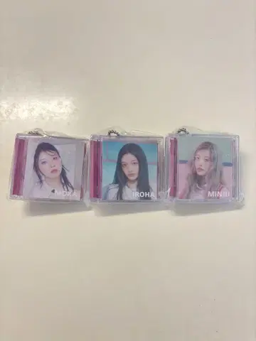 ILLIT 미니 CD 컬렉션 가챠 3종