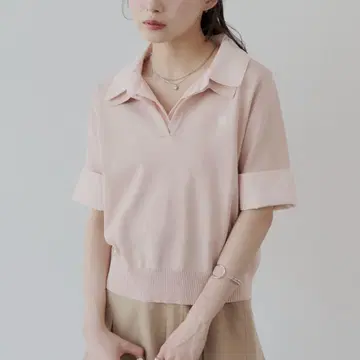 Chico [WEB 한정판] 자수 카라 부착 폴로 니트