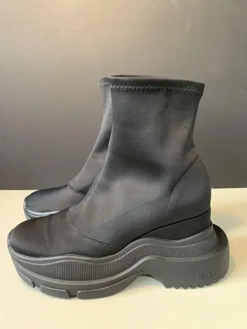 YELLO 숏부츠 TOKYO BLACK SNEAKER BOOTS