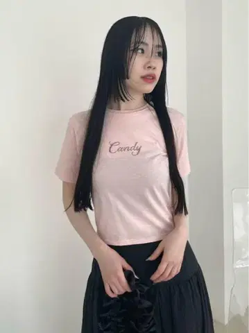 릴리 브라운 L.B CANDY STOCK 비쥬 로고 티셔츠