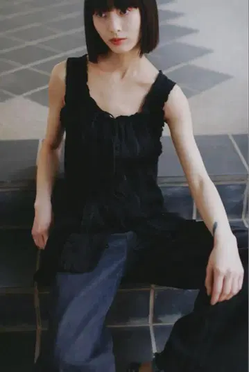 RIELLE RICHE 프릴 탑 블랙