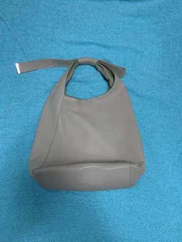 아이보리 가죽 숄더백