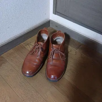 다너 브라운 가죽 처카 부츠