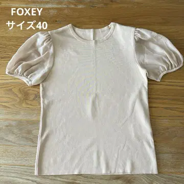 FOXEY 베이지 퍼프 슬리브 니트 반팔