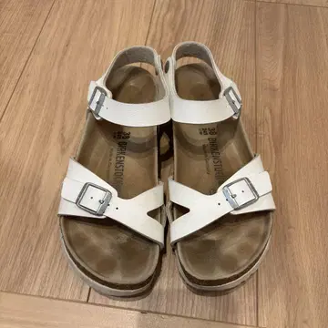 BIRKENSTOCK 샌들 화이트 38 사이즈 24.5