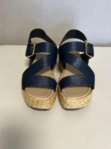 네이비 크로스 스트랩 샌들