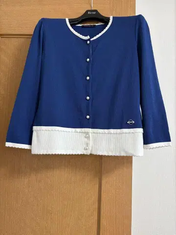 르네 펄 버튼 가디건 36 로얄 블루
