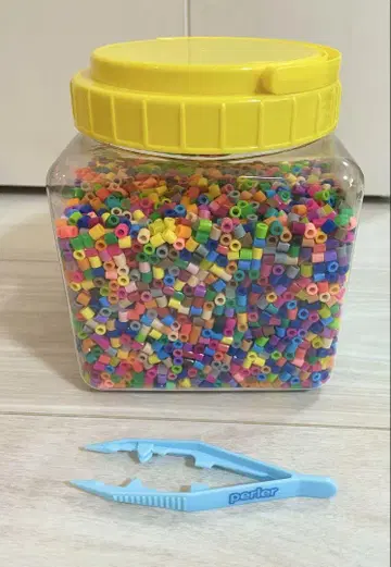 펄러비즈 세트 (여러 색상, 용기 포함)
